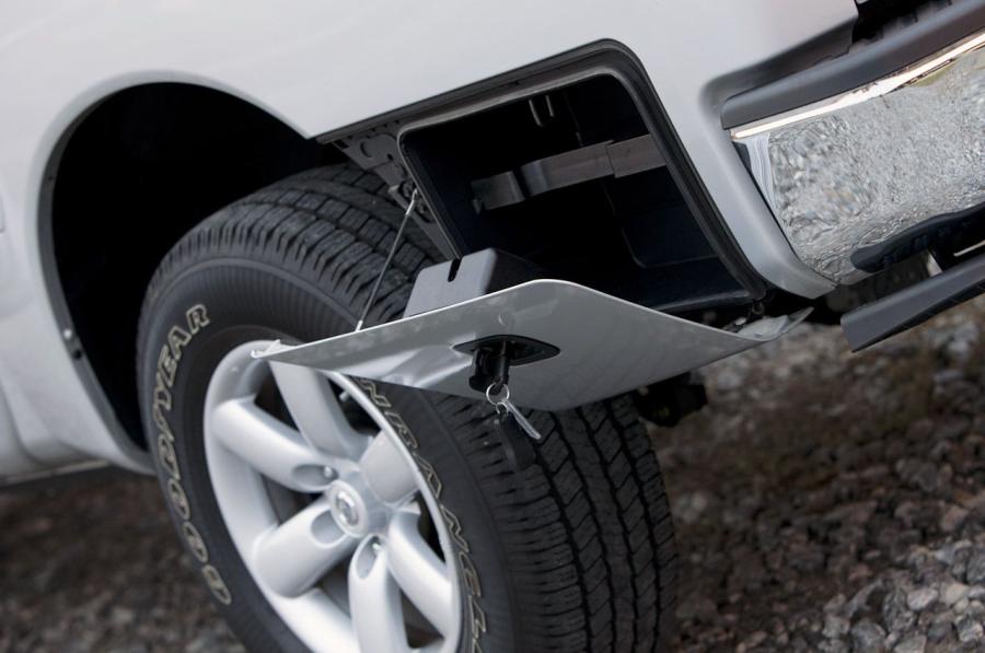  Nissan Titan 2012 года  (фото 21 из 26)